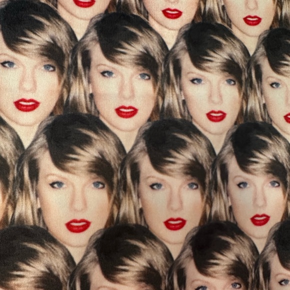 (NWOT) Taylor Swift Women’s Size Medium Crop Top. - Picture 6 of 6